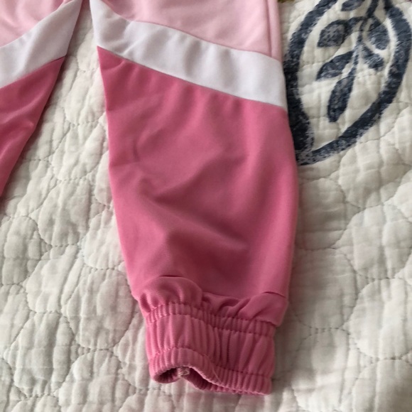 NWT Marika  Toddler Girls Athletic Outfit. (3T) - Picture 4 of 7